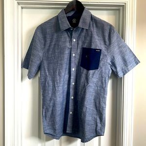 Genuine Volcom men’s size Small short sleeve button down shirt !
